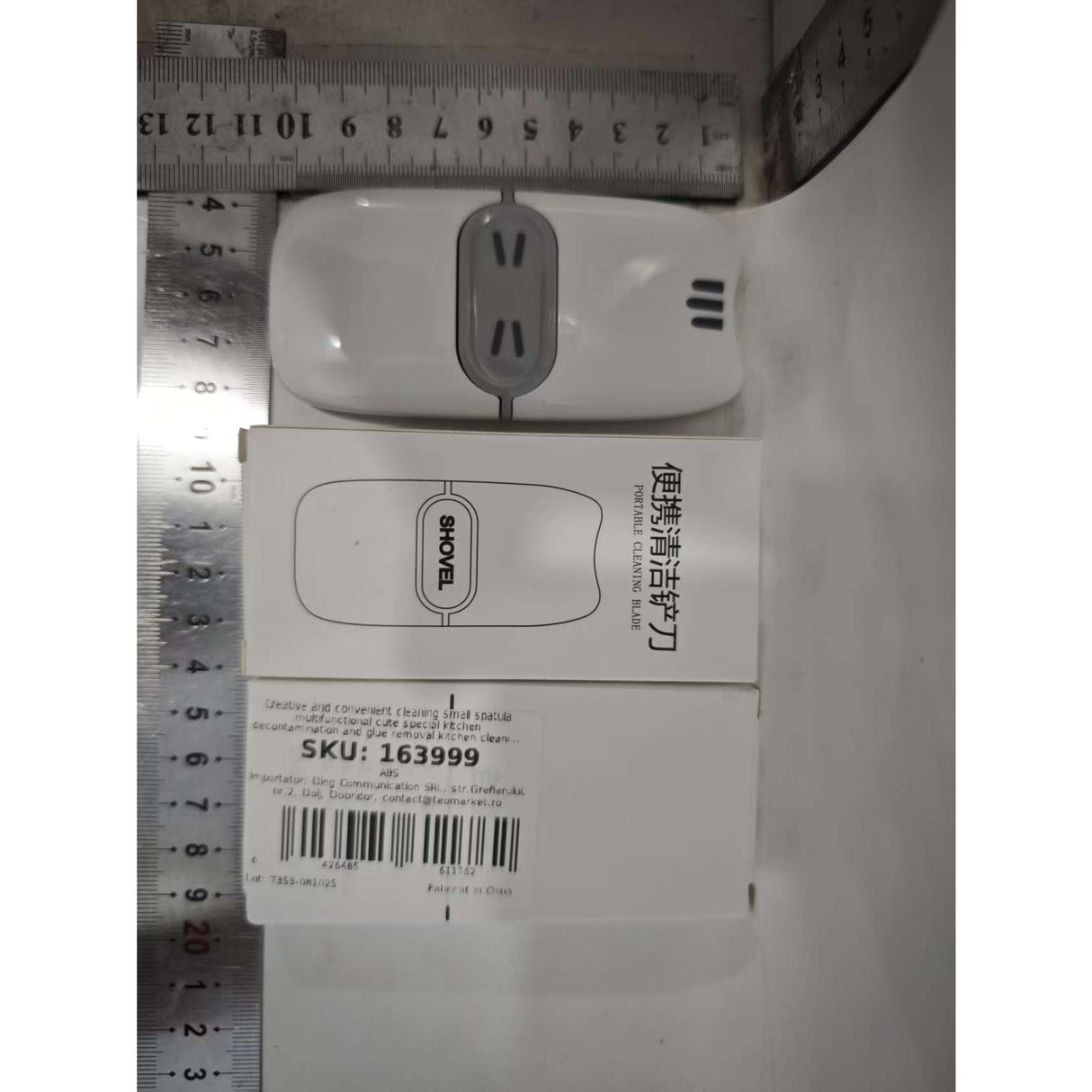 Mini Racleta de Curatare, Vivimall, pentru Etichete, Adezivi, din ABS+ Metal, 2 Lame Incluse, Alb/Gri - vivimall.ro