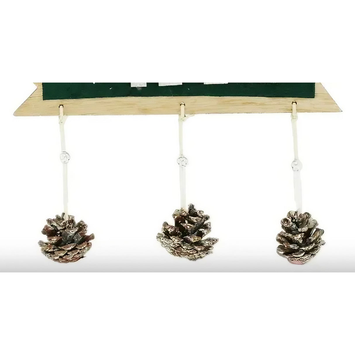 Decoratiune Craciun din Lemn, Vivimall, Model Scris Xmas, Conuri Atarnate, cu Inimioara 25x9 cm, pentru Brad sau Usa, Verde/Argintiu - vivimall.ro