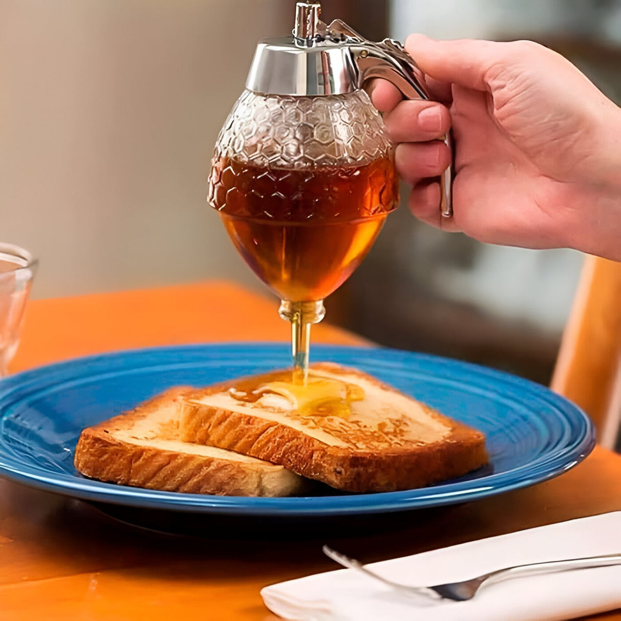 Dozator de Miere, Vivimall, Dispenser fara Picurare, Borcan Tip Fagure, fara Scurgeri, pentru Zahar si Sirop, 15x8 cm, Transparent - vivimall.ro