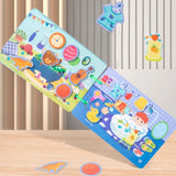 Copil folosind Busy Book Flippy, activitate recunoaștere emoții, pagini din carton plastifiat