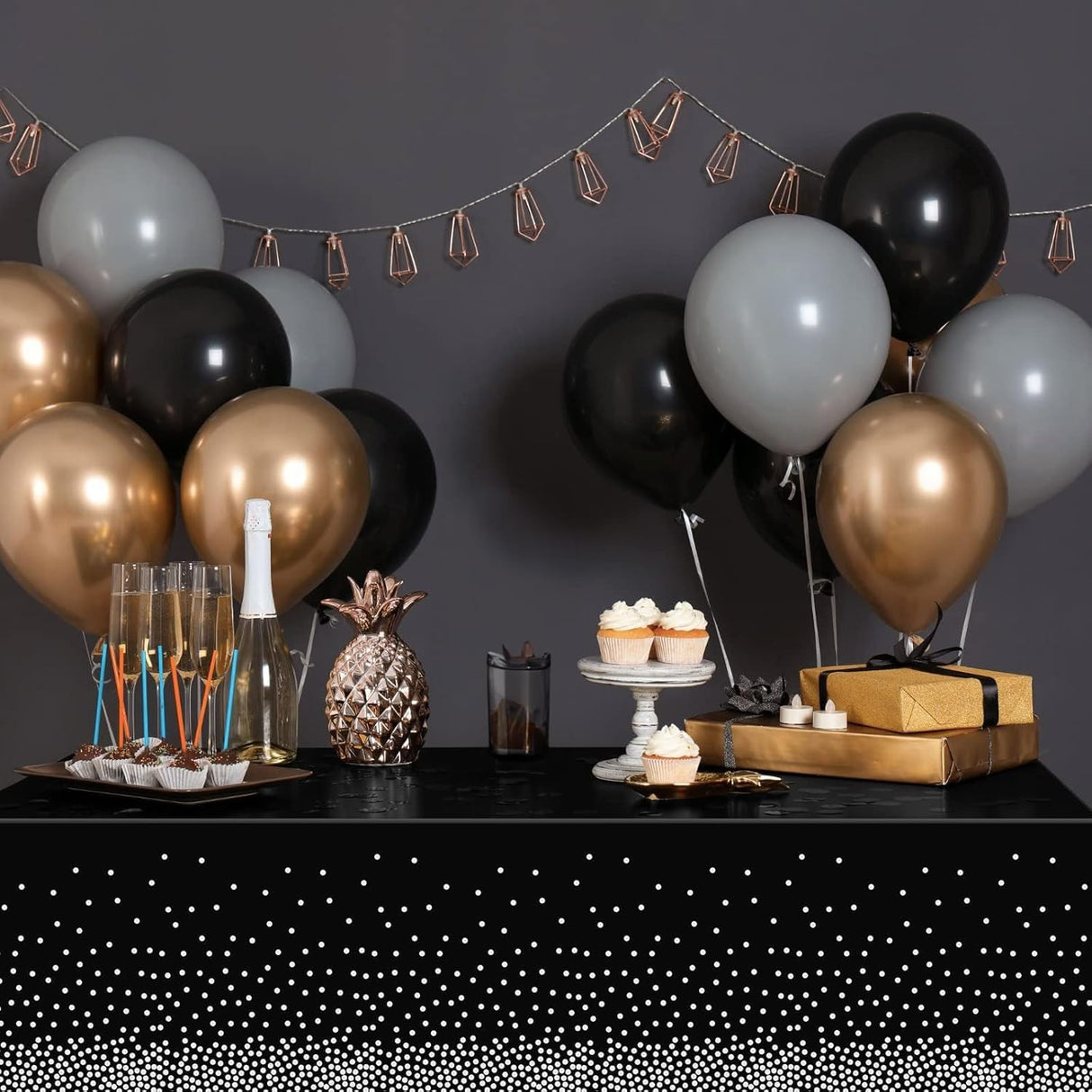 Fata de Masa, Vivimall, din PEVA, Imprimeu Buline Argintii, 137 x 274 cm, Impermeabila, Fara Pete, Curatare Rapida, Negru - vivimall.ro