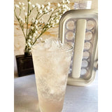 Aparat de gheata portabil 2 in 1, Vivimall, tava din sticla, diametru 3 cm, multifunctional, 17 cuburi de gheata, 27,5 x 11,4 x 5,5 cm, culoare alb gri - vivimall.ro