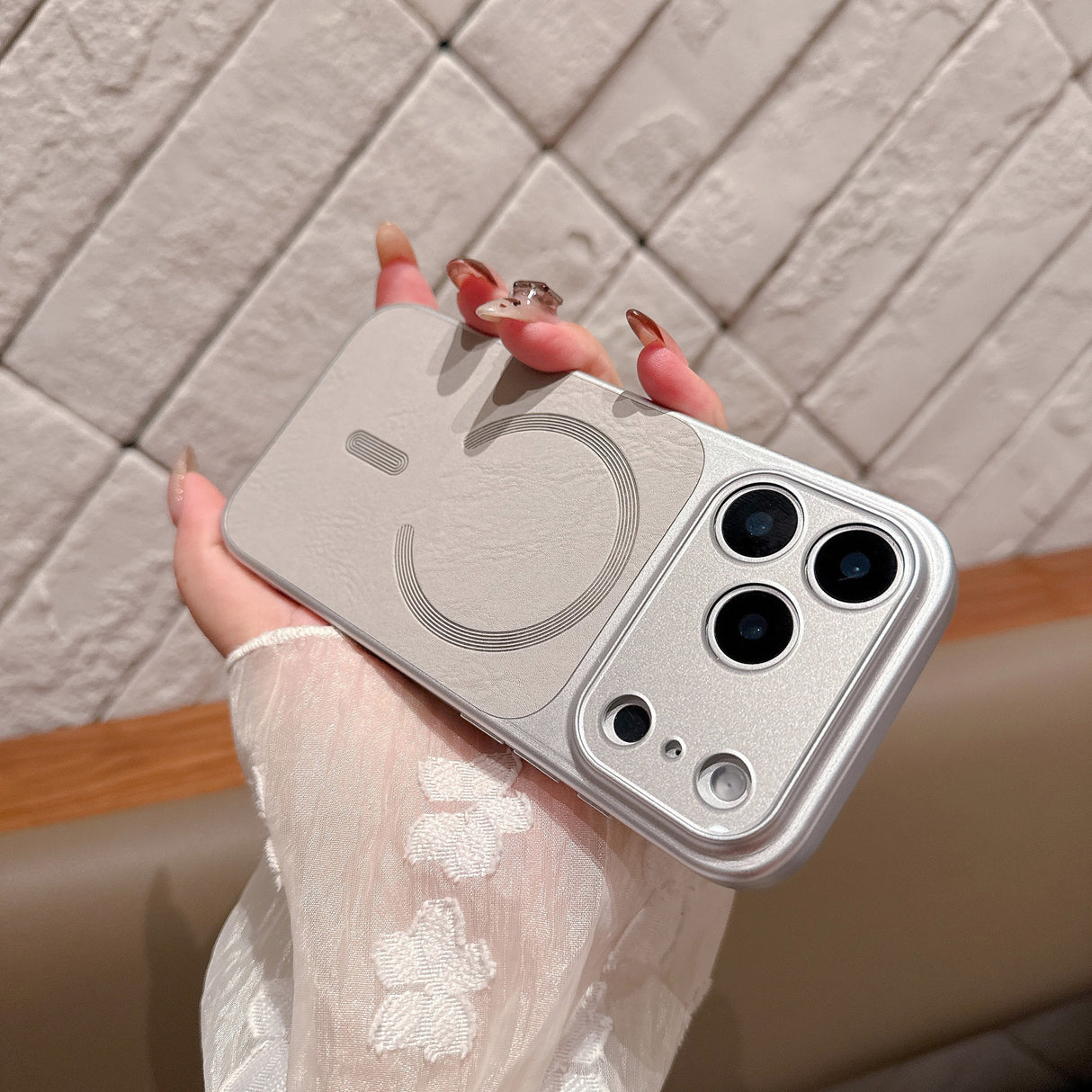 Carcasa Magnetica Mata, Flippy, pentru iPhone 17 Pro Max, Argintiu