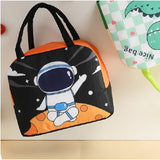 Geanta Termoizolanta Pentru Copii, 23X13X19 Cm, Model Imprimeu Astronaut, Din Folie De Aluminiu Si Panza Oxford, Negru/Portocaliu - vivimall.ro