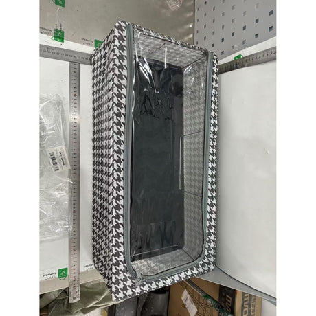 Cutie Depozitare cu Cadru Metalic, Vivimall, pentru Incaltaminte, Haine, Lingerie, Fermoar Calitativ, Fereastra Transparenta, Manere Laterale, 60 x 30 x 16 cm, Alb Negru - vivimall.ro