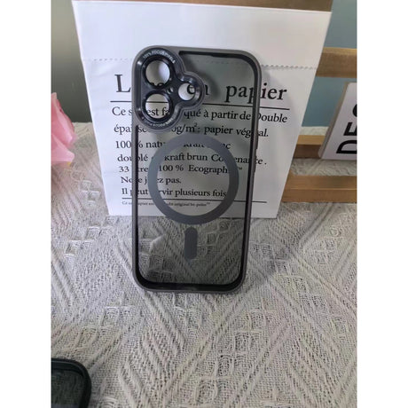 Husă de protecție iPhone 16 Plus MagSafe, detaliu buză ridicată protecție cameră