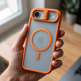 Husă iPhone 17 Air Flippy MagSafe Acrylic portocalie aplicată pe telefon, vedere laterală