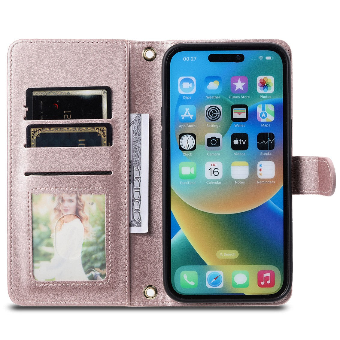 Husă tip carte roz iPhone 15 Plus poziționată pe suport orizontal, detaliu protecție cameră