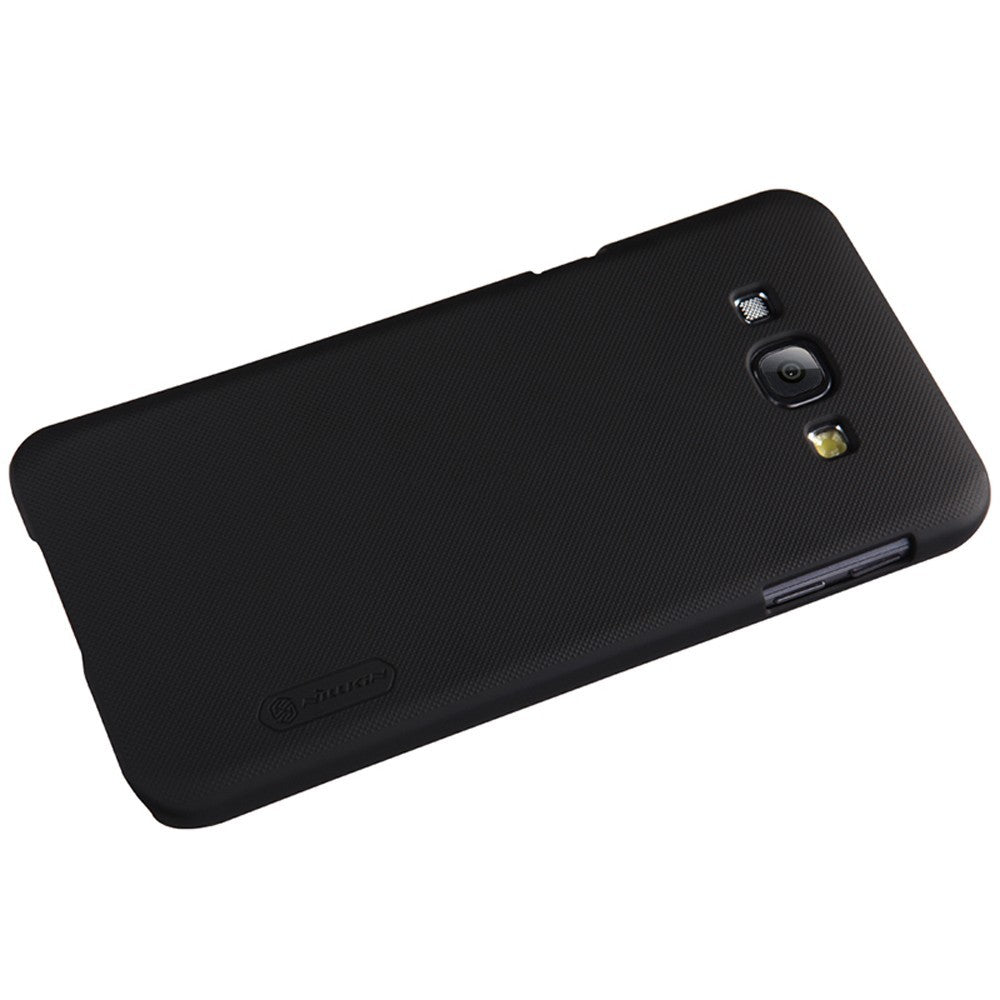 Husa Samsung Galaxy A8 2015 Nillkin Frosted Shield Negru + Folie de protectie - vivimall.ro