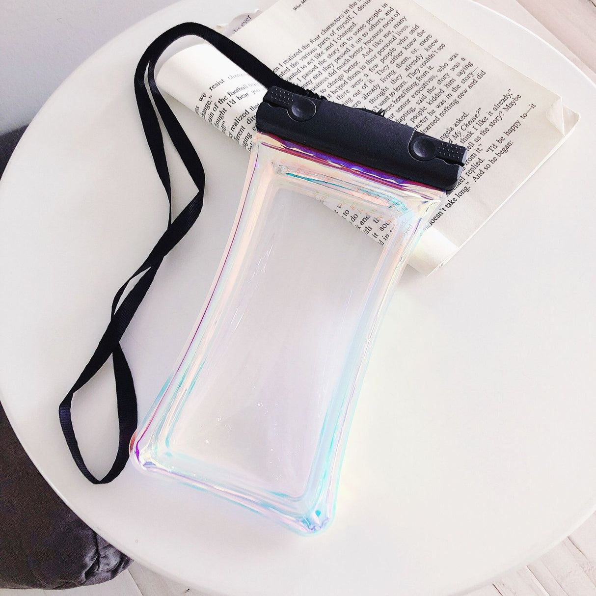Husa subacvatica Holografica Waterproof Flippy, Snowproof, Universala, Impermeabila, cu Snur, pentru telefon sau documente, Negru - vivimall.ro