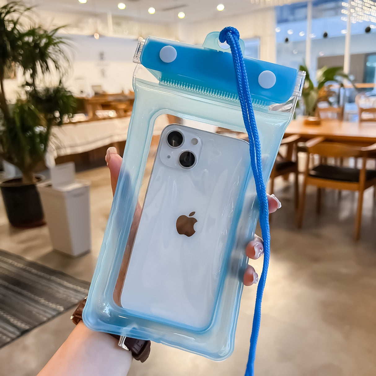 Husa subacvatica Zip Waterproof Flippy, Snowproof, Universala, Impermeabila, cu Snur, pentru telefon sau documente, Bleu - vivimall.ro