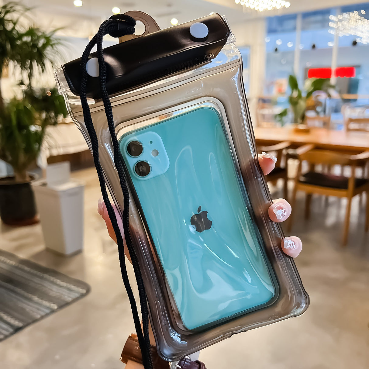 Husa subacvatica Zip Waterproof Flippy, Snowproof, Universala, Impermeabila, cu Snur, pentru telefon sau documente, Negru - vivimall.ro