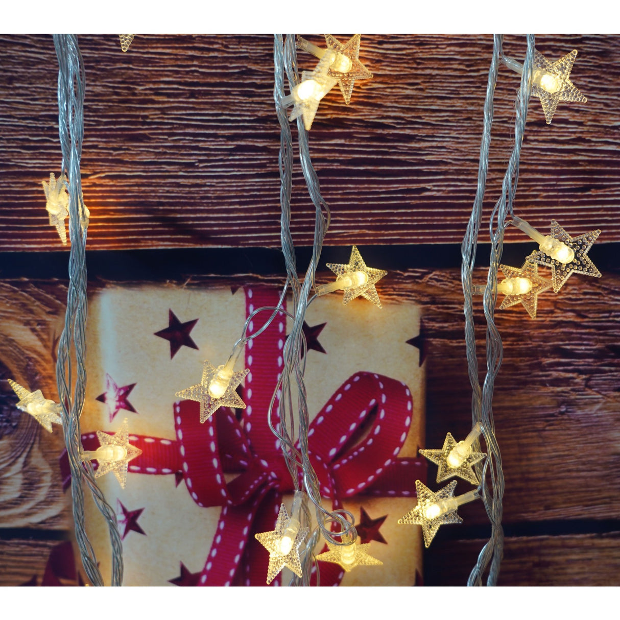 Instalatie Craciun, 10 M, 100 de LED-uri, alb-cald, model cu stelute, liniara, cu baterie, interior/exterior, Vivimall - vivimall.ro