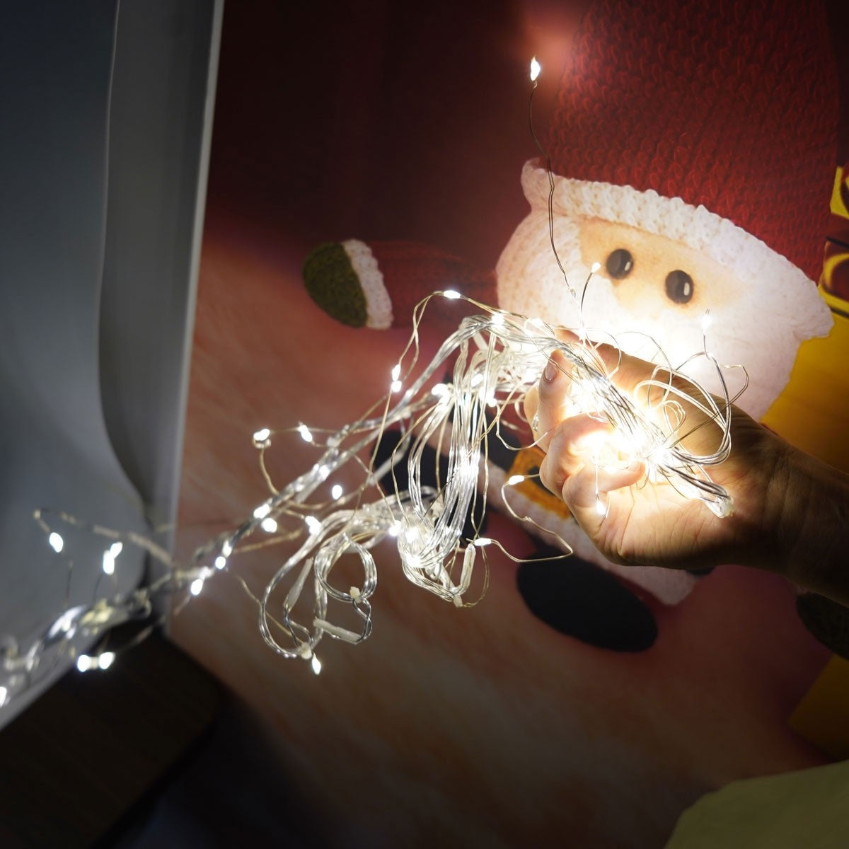 Instalatie Craciun Tip Turturi, 5 m, 143 Led-uri, IP44, Alb rece, 8 jocuri de lumini, Telecomanda inclusa, Interconectabila, Prelungitor 3 m inclus, Fir Cupru, Vivimall, Interior/Exterior - vivimall.ro