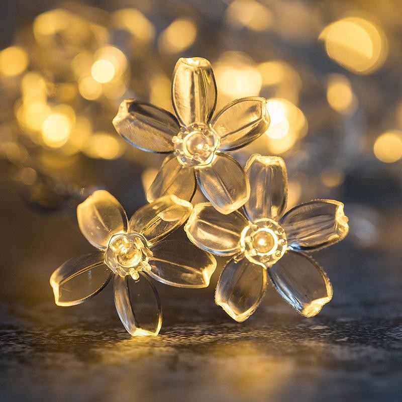 Коледна инсталация, 5 метра, 20 LED крушки с цвят на череша, за външна употреба със соларно зареждане