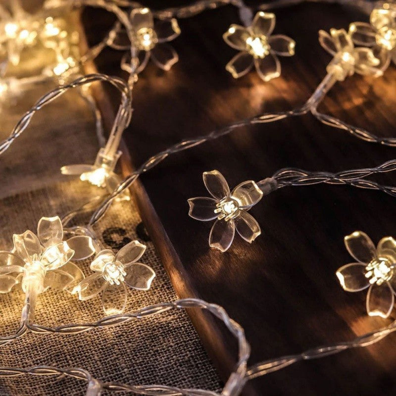 Коледна инсталация, 5 метра, 20 LED крушки с цвят на череша, за външна употреба със соларно зареждане