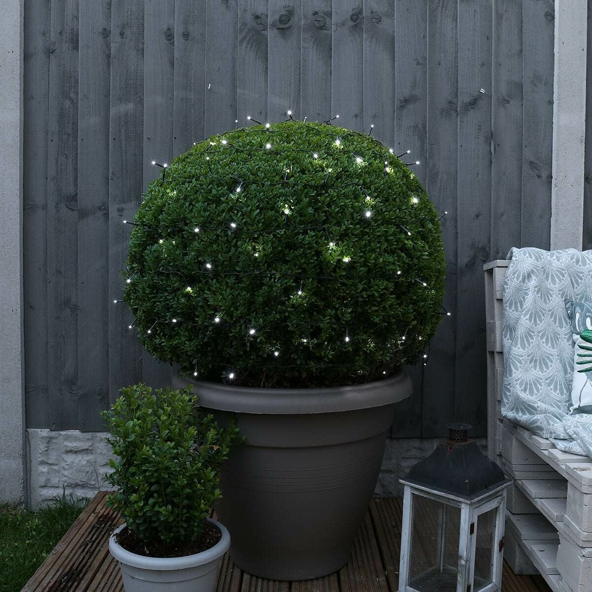 Instalatie Craciun YOTO Liniara 100 LED 9 m + 1  m Beculet cu 6 unghiuri  Alb Rece fir negru - vivimall.ro