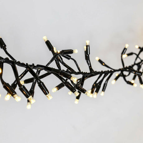 Instalatie Craciun Profesionala de Exterior IP65, 422 m, 4220 Led-uri Mari ,Liniara, Alb cald, Interconectabila, Prelungitor 1.5 m inclus, Fir Negru, Vivimall - vivimall.ro