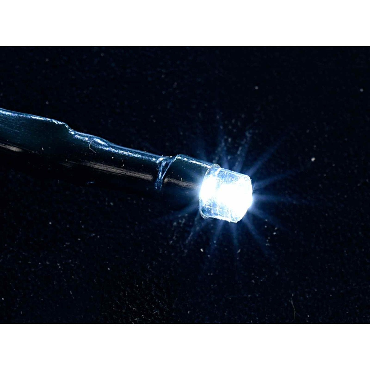 Instalatie Craciun Profesionala de Exterior IP65, 498 m, 4980 Led-uri Mari ,Liniara, Alb rece, Interconectabila, Prelungitor 1.5 m inclus, Fir Negru, Vivimall - vivimall.ro