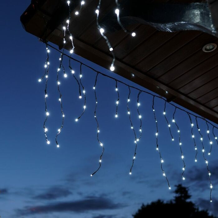Instalatie Craciun Profesionala de Exterior IP65, 5 m, 120 Led-uri Mari ,Franjuri, Alb rece, Flash, Alimentator, Interconectabila, Fir Negru Cauciucat, 220v, Flippy - vivimall.ro