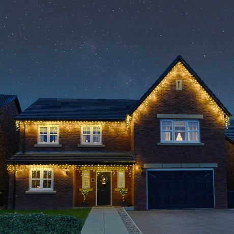 Instalatie Craciun Profesionala de Exterior IP65, 80 m, 1920 Led-uri Mari ,Franjuri, Alb cald, Flash, Alimentator de 1.5m, Interconectabila, Prelungitor 6.5 m inclus, Fir Negru Cauciucat, 220v, Vivimall - vivimall.ro