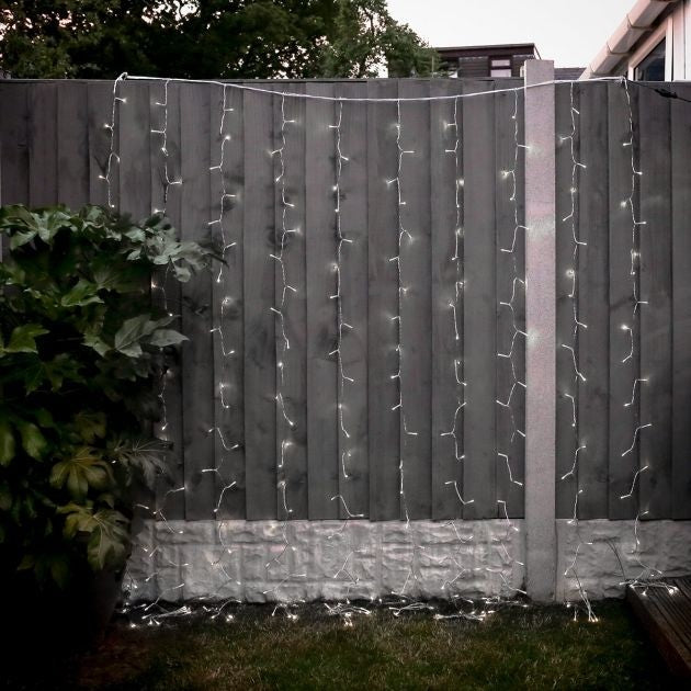 Instalatie Craciun, Tip Perdea, IP44, 2 m x 2 m, 240 LED-uri, Alb rece, 8 jocuri de lumini, Transformator, Interconectabila, Prelungitor 5 m inclus, Fir transparent, Interior/ Exterior, Vivimall - vivimall.ro