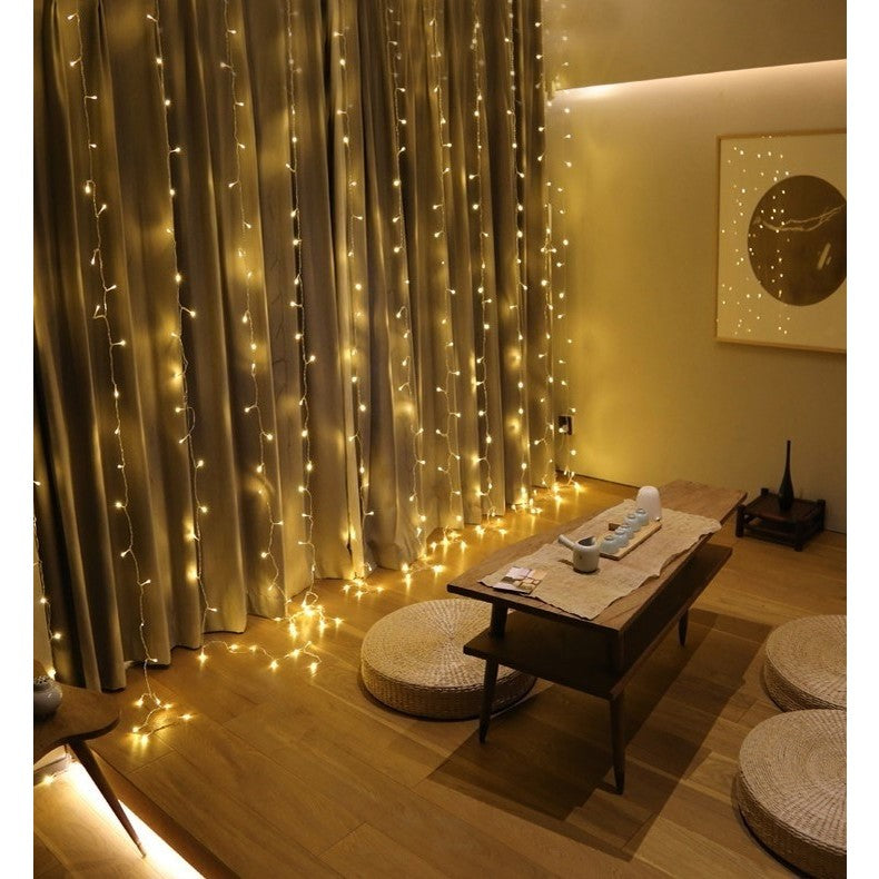 Instalatie Craciun, Tip Perdea, IP44, 6 m x 2 m, 720 LED-uri, Alb cald, cu flash, Transformator cu telecomanda, Interconectabila, Prelungitor 3 m inclus, Fir transparent, Interior/ Exterior, Vivimall - vivimall.ro