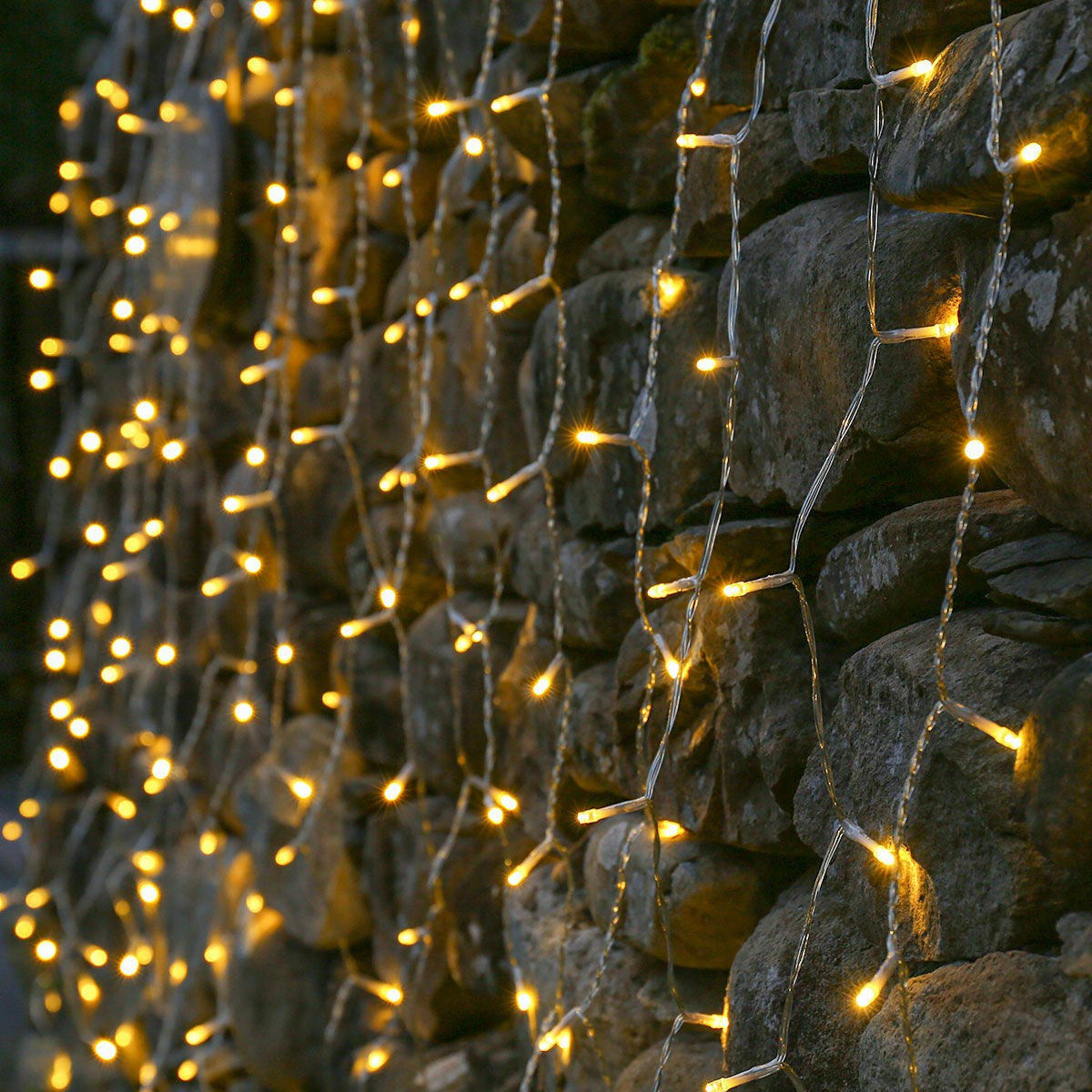 Instalatie Craciun Yoto, Tip Perdea, 3 m x 3 m, 320 LED-uri, Prelungitor 1.5 m, 8 Jocuri de Lumini, Interconectabila, Fir transparent, Interior/Exterior, Alb Cald - vivimall.ro