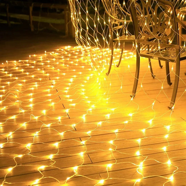 Instalatie Craciun Yoto, Tip Plasa, 3 m x 1 m, 160 LED-uri, Prelungitor 1.5 m, 8 Jocuri de Lumini, Interconectabila, Fir transparent, Interior/Exterior, Alb Cald - vivimall.ro