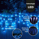 Instalație LED turturi Flippy® montată pe streașină exterioară, efect luminos albastru noapte