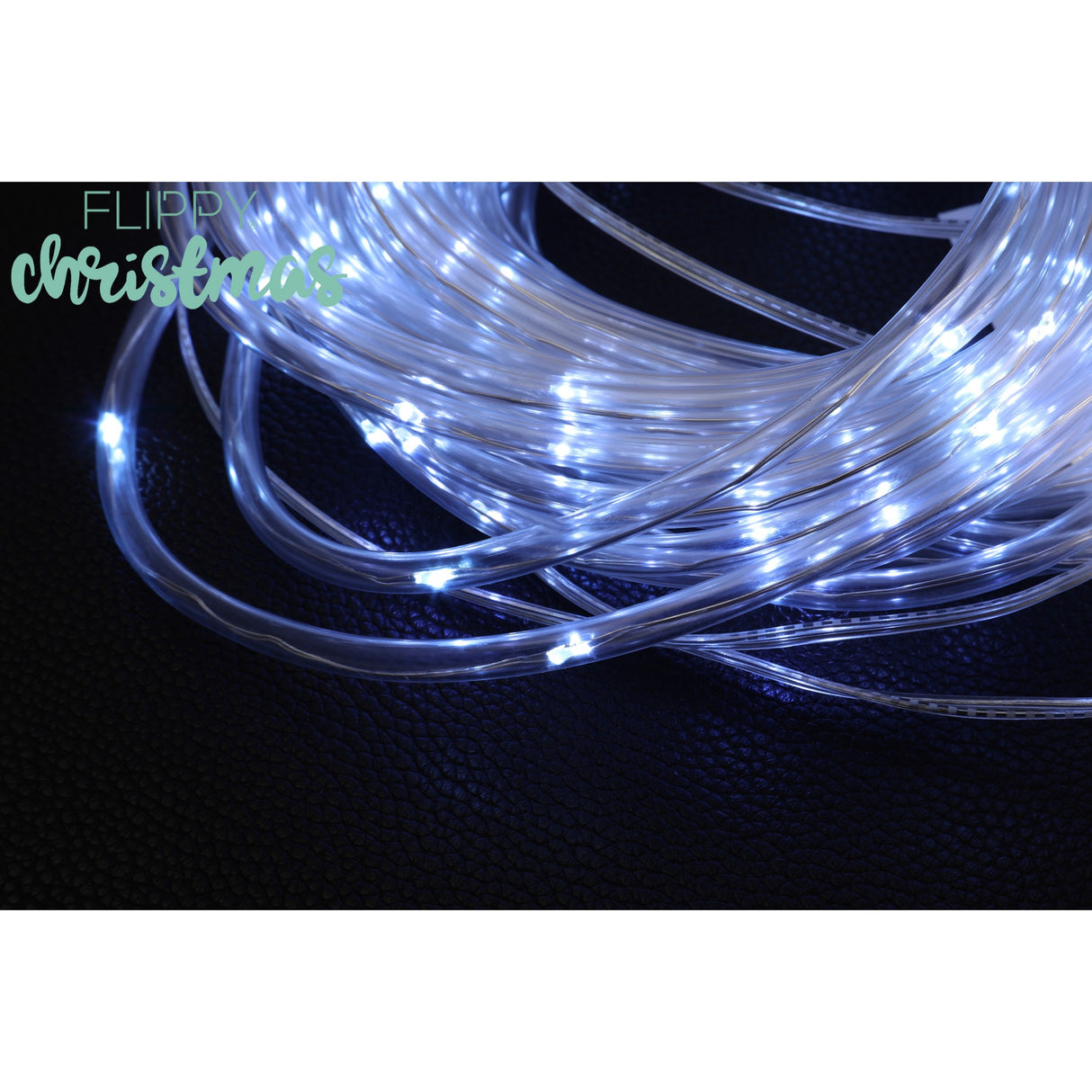 Instalatie Luminoasa De Craciun Tip Furtun Luminos, 300 Led-Uri, 32 Metri Lungime, 8 Programe, 2 Metri Prelungitor, Sarma Din Cupru, Incarcare Solara, Rece