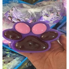 Jucarie Antistres Squishy, Vivimall, cu Revenire Lenta, Labuta de Pisica Pufoasa, 8.5 x 7.5 cm, Ambalaj Transparent, Mov Maro - vivimall.ro