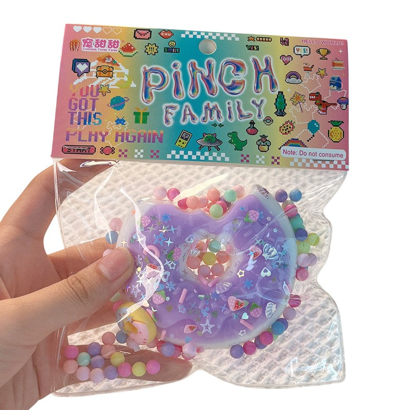 Jucarie Antistres Squishy, Vivimall, cu Revenire Lenta, Squeeze Pinch Family, Model Gogoasa, 6x6 cm, 99g, Ambalaj Transparent, Mov - vivimall.ro