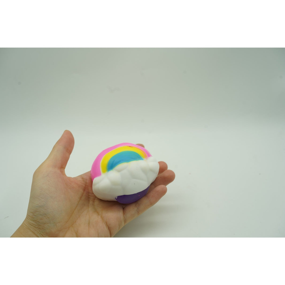 Jucarie Squishy Vivimall, Norisor curcubeu, Squeeze Pinch Family, Fidget Toy, Roz - vivimall.ro