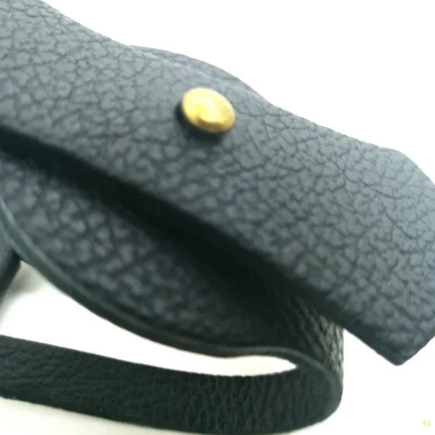 Husa Suport pentru Kendama, Flippy, din Piele Ecologica Rezistenta in Timp, Diametrul 6 cm, Negru - vivimall.ro