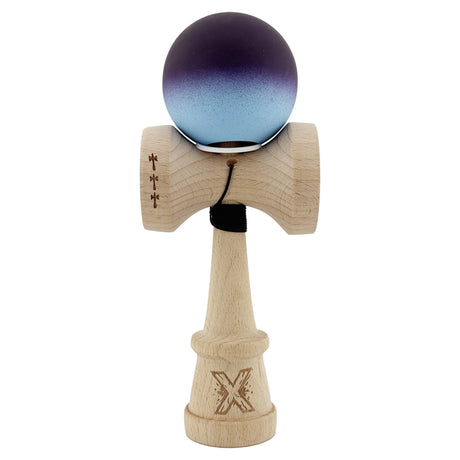 Kendama X Originala, Profesionala, Vivimall, Cupe Mari KING SIZE V3, Rubber Grip, Gaura in Baza, Rulment Metalic, din lemn 18 cm, Ata 55 cm, Gradient Negru/Albastru deschis - vivimall.ro