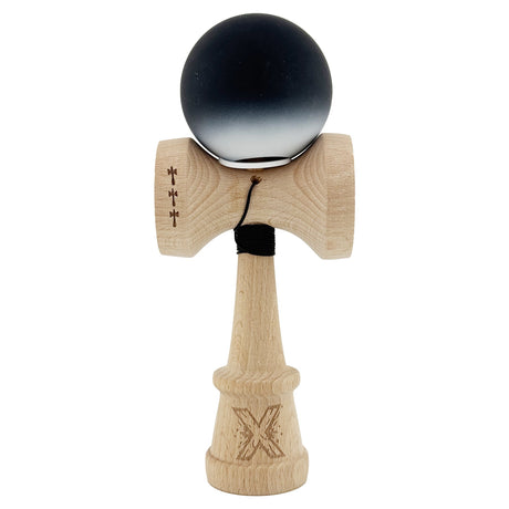Kendama X Originala, Profesionala, Vivimall, Cupe Mari KING SIZE V3, Rubber Grip, Gaura in Baza, Rulment Metalic, din lemn 18 cm, Ata 55 cm, Gradient Negru/Alb - vivimall.ro