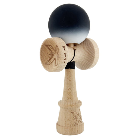 Kendama X Originala, Profesionala, Vivimall, Cupe Mari KING SIZE V3, Rubber Grip, Gaura in Baza, Rulment Metalic, din lemn 18 cm, Ata 55 cm, Gradient Negru/Alb - vivimall.ro