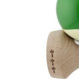 Kendama X Originala, Profesionala, Vivimall, Super Sticky cu Cupe Mari KING SIZE V3, Gaura in Baza, Rulment Metalic, din lemn 18 cm, Ata 62/65 cm, Bicolor Verde/Alb - vivimall.ro