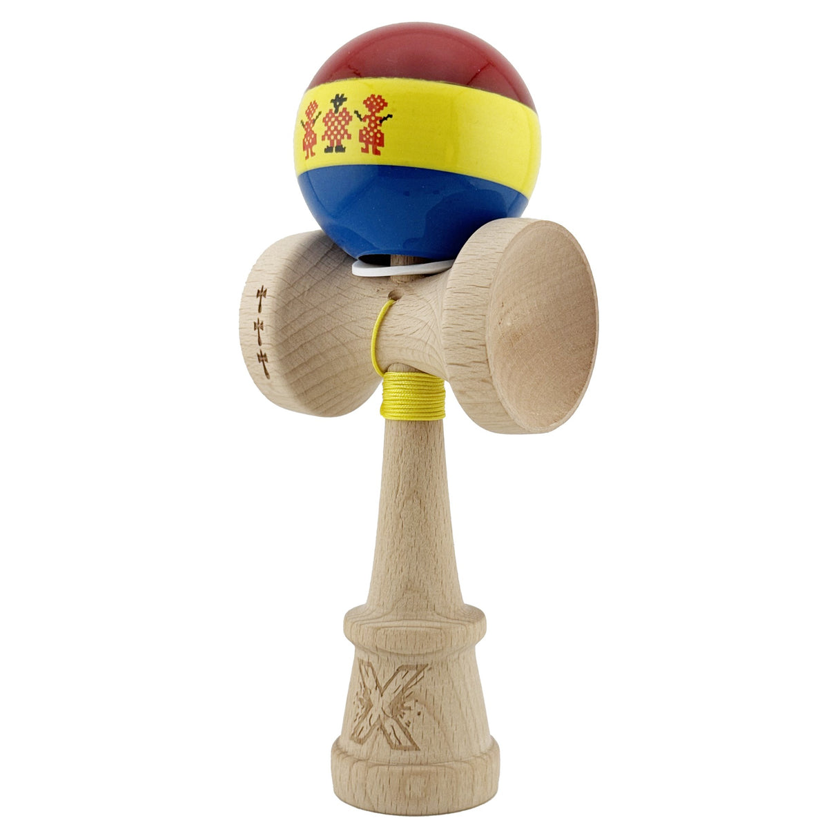 Kendama Tricolor Edition vedere laterală, corp din lemn natural 18 cm și ață colorată 55 cm