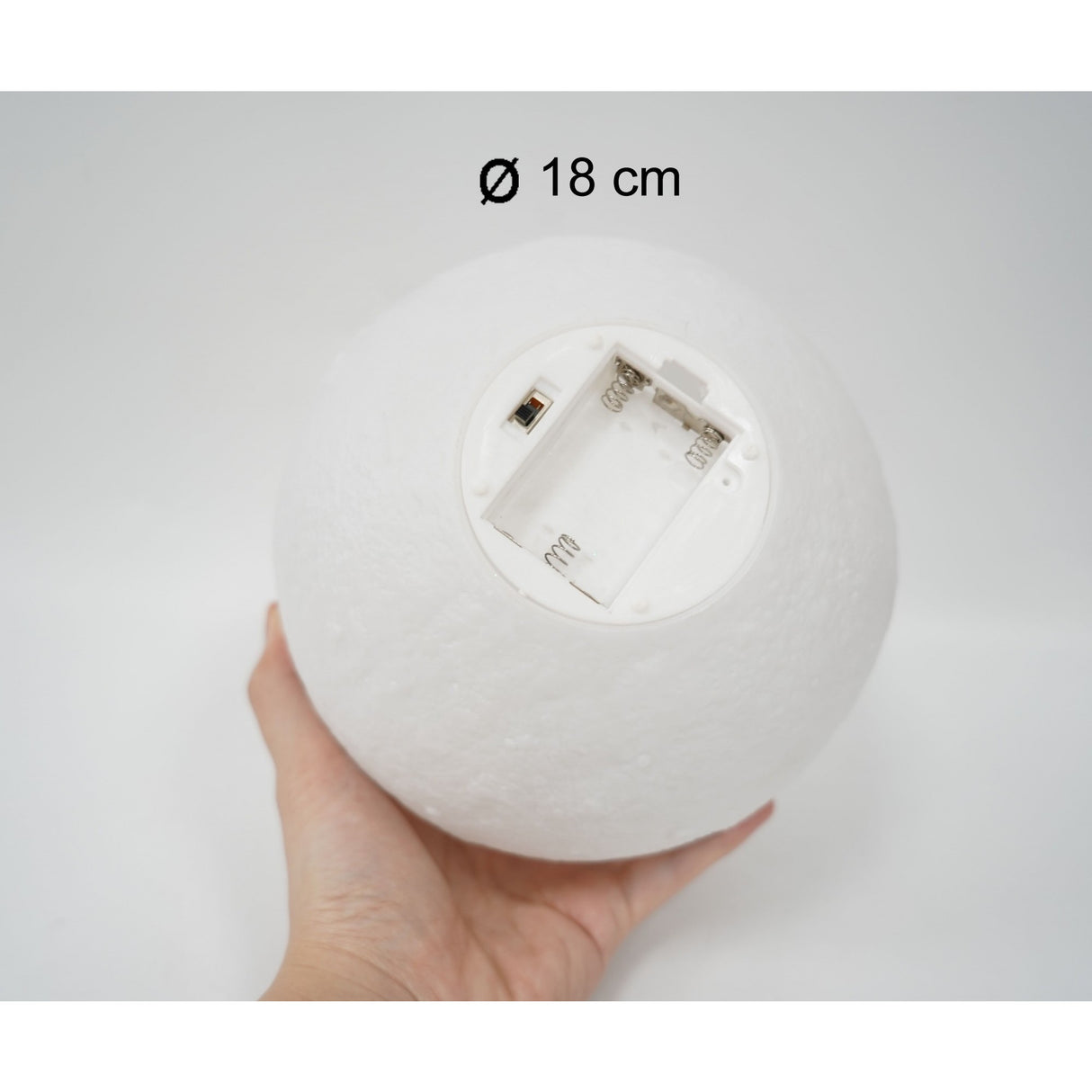 Нощна лампа Luna3D Moon Light, LED светлина, захранвана от батерии, пластмасова стойка, 18 см