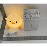 Lampa de Veghe pentru Copii, Vivimall, din Silicon, Senzor Tactil, Model Ratusca, Lumina Calda, Timer Automat, Protectie pentru Ochi, Incarcare USB Putere 0.5W, Capacitate Baterie Incorporata 800mAh, 12.2x10.5x9.2 cm, Alb - vivimall.ro