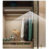 Lampa LED cu Senzor de Lumina si Miscare 20 cm Vivimall, Intensitate Reglabila, Suport Magnetic, 34 LED-uri, 71.49lm , Acumulator 450mAh cu Reincarcare prin USB-C, pentru Bucatarie, Hol, Dressing, Garaj - vivimall.ro