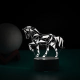 Lampa LED decorativa, Vivimall, 3D, Cal, cu telecomanda, doua moduri de alimentare USB si baterii, 20 cm inaltime, din material acril si lumina multicolora, alb - vivimall.ro