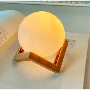 3D нощна лампа с лунна светлина, захранвана от батерии, включена пластмасова стойка, 8 см