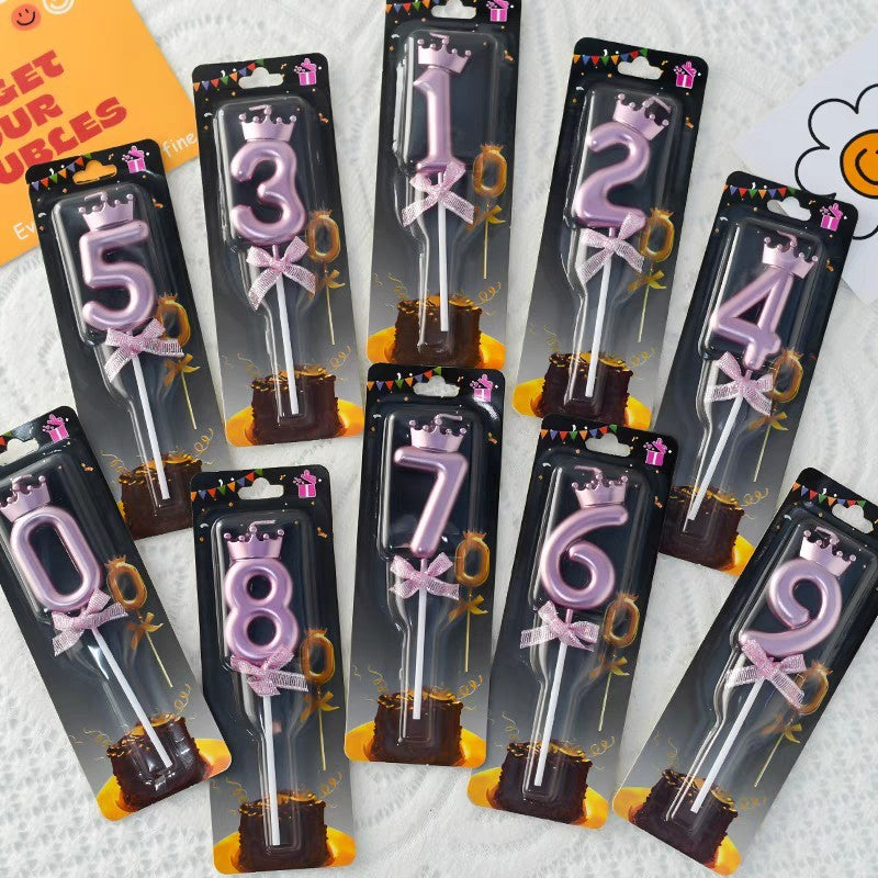 Lumanare Cifra 0, Vivimall, Model Coroana cu Fundita, Pentru Tort, 6 x 2.5 cm Mov - vivimall.ro