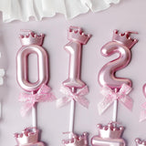 Lumanare Cifra 2, Vivimall, Model Coroana cu Fundita, Pentru Tort, 6 x 2.5 cm Mov - vivimall.ro