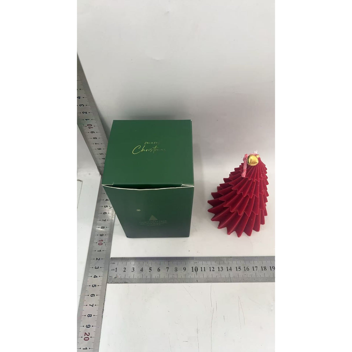 Lumanare de Craciun Parfumata, Flippy, Lumanare Rotativa cu Aromaterapie, Model Brad de Craciun forma Lunga, din Ceara de Soia, 11 x 8 x 8 cm, Rosu - vivimall.ro