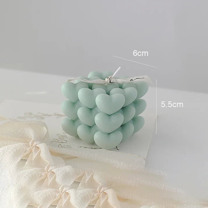 Lumanare Parfumata Decorativa, Vivimall, Model Abstract Cub din Inimioare, Lumanare pentru Diferite Ocazii, 6 x 5.5 cm, Aroma de Salvie si Sare de Mare, Verde - vivimall.ro