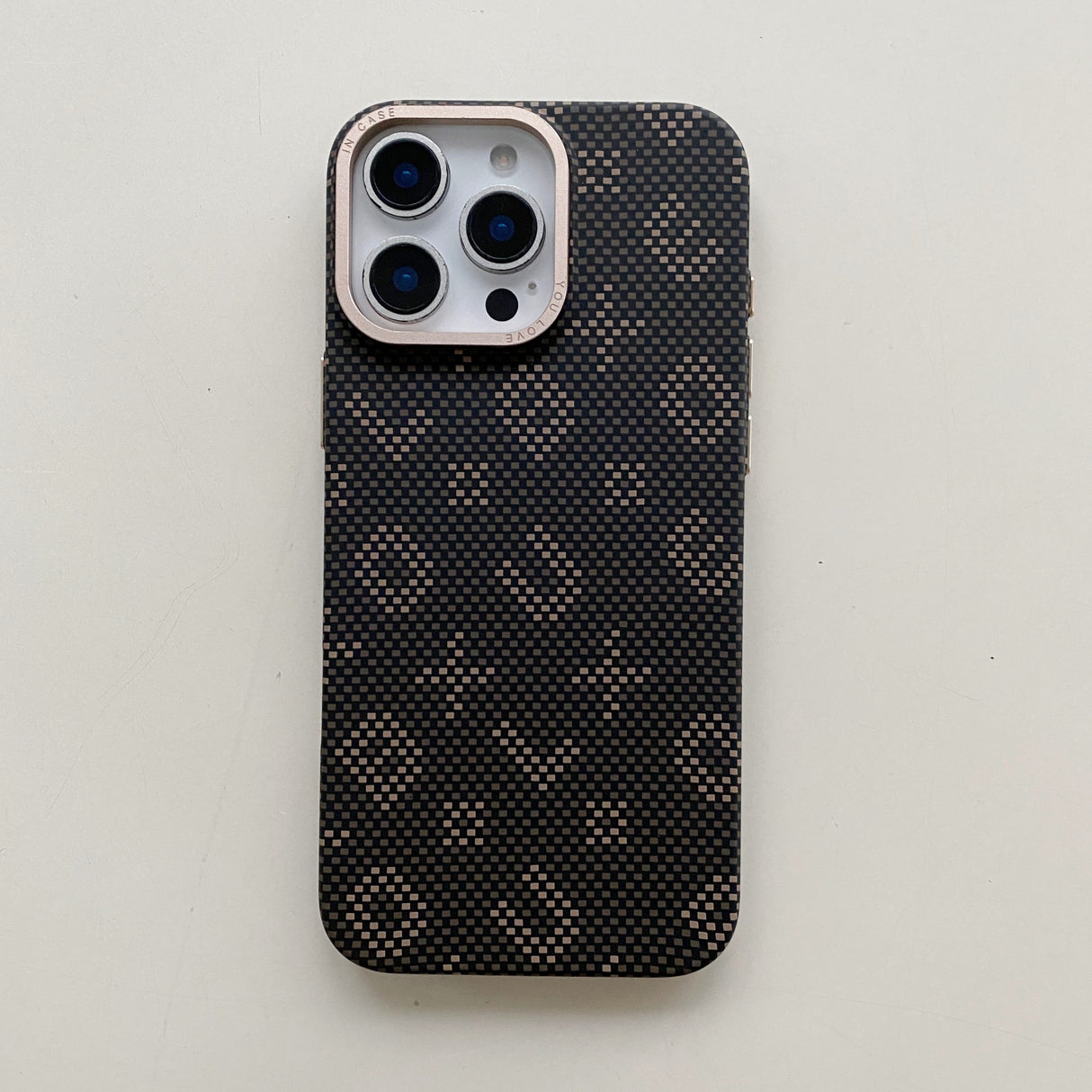 Carcasa Magnetica, Vivimall, din Fibra de Carbon, pentru iPhone 17 Pro, Maro - vivimall.ro